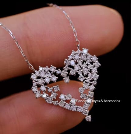 Collar Mujer Corazón Valiente Bañado en Oro de 18k.