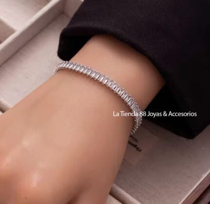 Pulsera Brazalete Cristales Bañado en Oro de 18k - Blanco