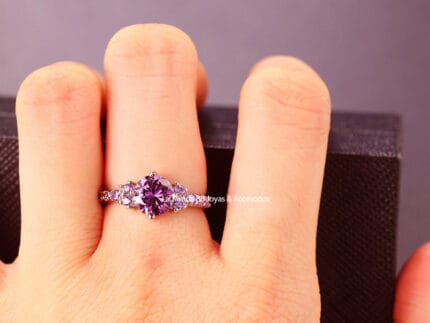 Anillo De Compromiso Mujer Rosalie Bañado en Oro de 18k. - Lila