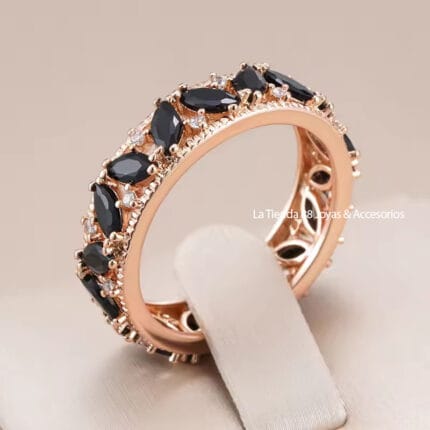 Anillo De Compromiso Mujer Tahira Bañado en Oro de 18k.